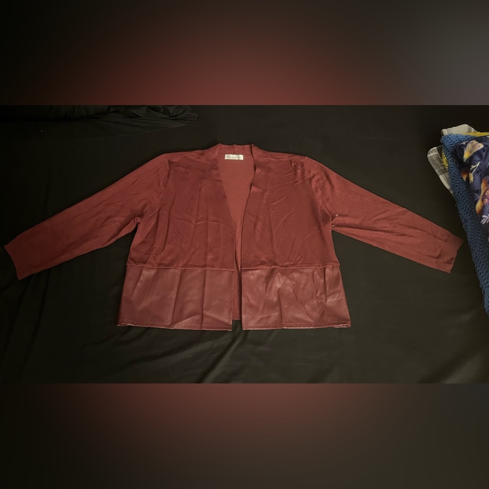 Women’s 89th & Madison cropped open front 3/4 sleeve faux leather cardigan in xl